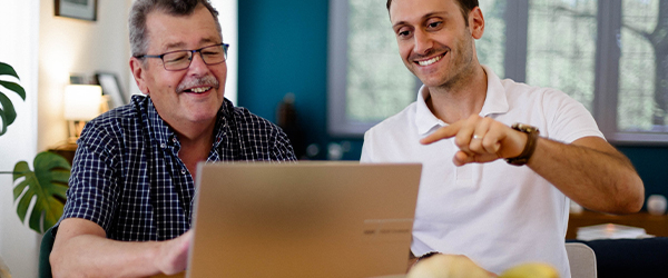 Aide informatique à domicile conseil et formation sur ordinateur par Thibaut